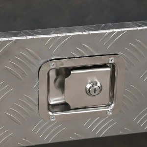 Detail van een 49 inch aluminium gereedschapskist in zilver.